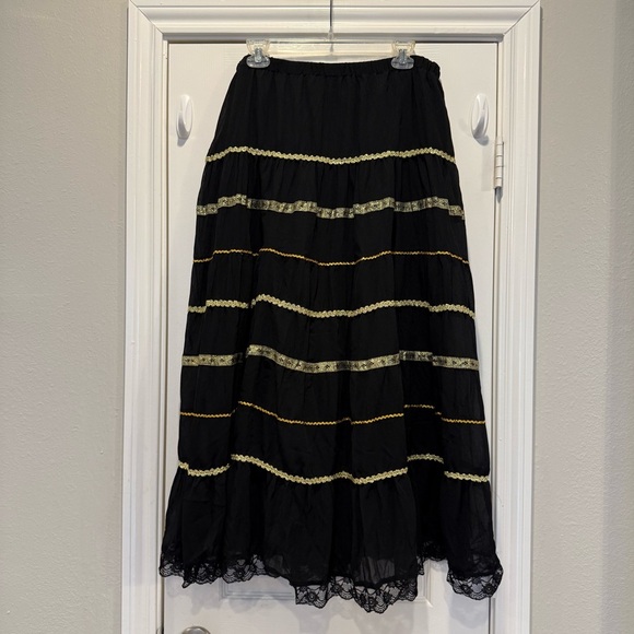Vintage Tiered Maxi Skirt Size L Black Gold Metallic Lace Boho Gypsy Peasant - Picture 1 of 8